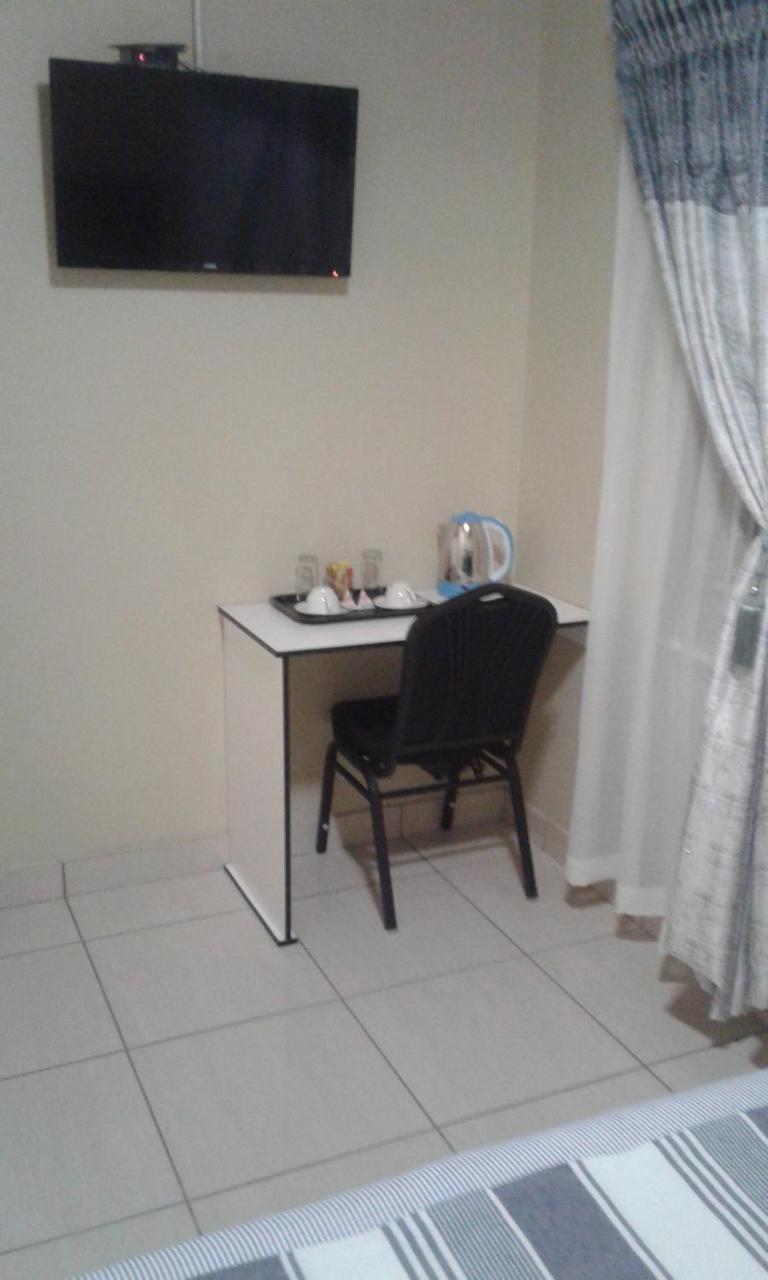 Acacia Guesthouse Kempton Park Buitenkant foto